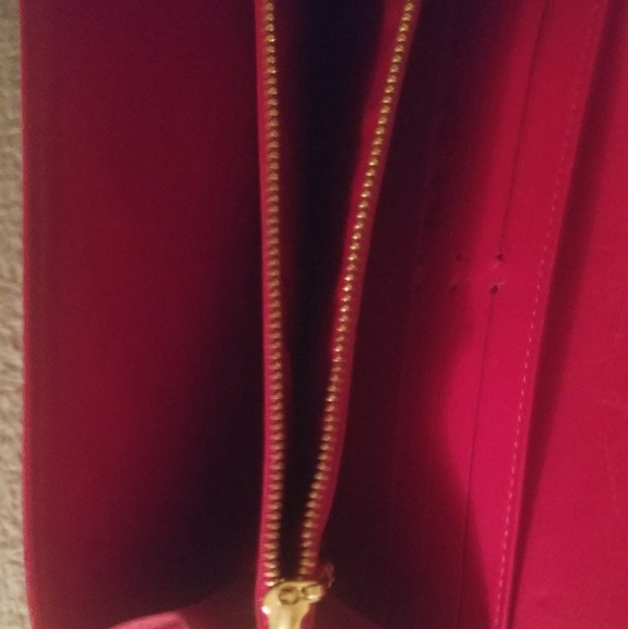 Red Louis Vuitton patent leather long gold wallet - Picture 4 of 7